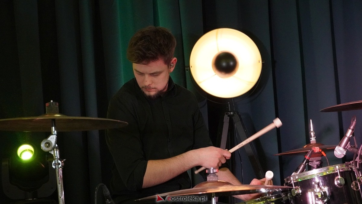 Koncert walentynkowy Krisu w Olszewie-Borkach [14.02.2025] - zdjęcie #29 - eOstroleka.pl