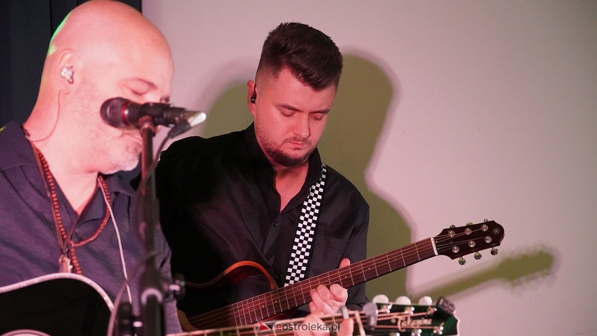 Koncert walentynkowy Krisu w Olszewie-Borkach [14.02.2025] - zdjęcie #28 - eOstroleka.pl