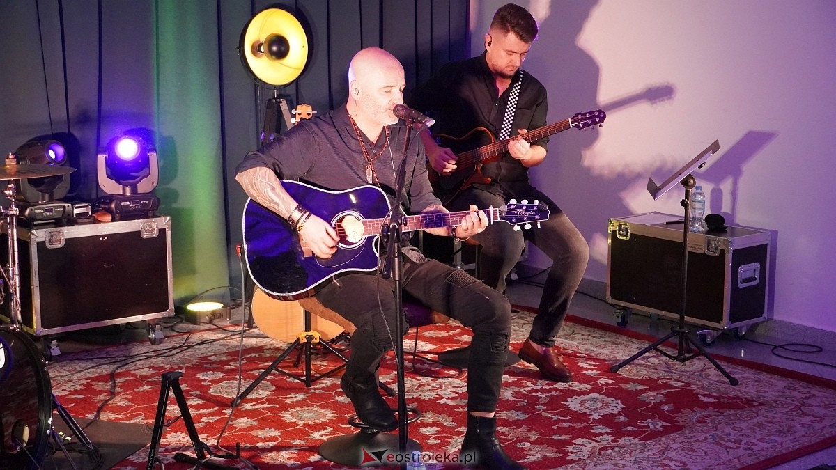 Koncert walentynkowy Krisu w Olszewie-Borkach [14.02.2025] - zdjęcie #24 - eOstroleka.pl