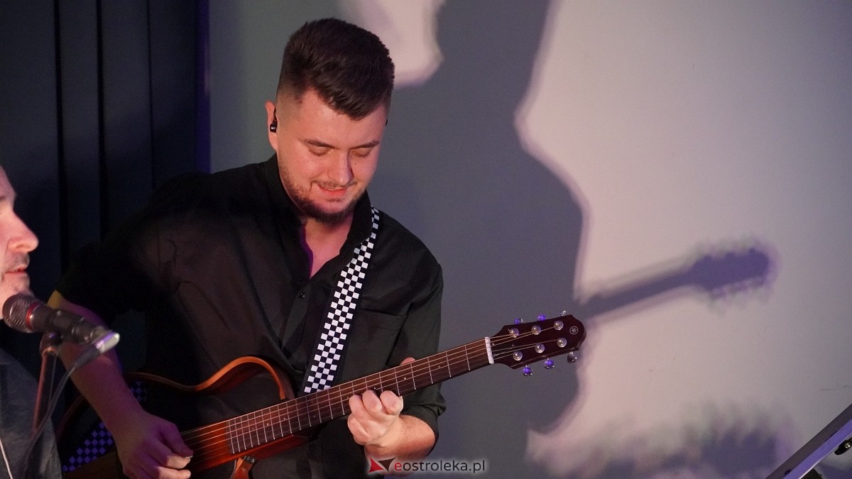 Koncert walentynkowy Krisu w Olszewie-Borkach [14.02.2025] - zdjęcie #22 - eOstroleka.pl