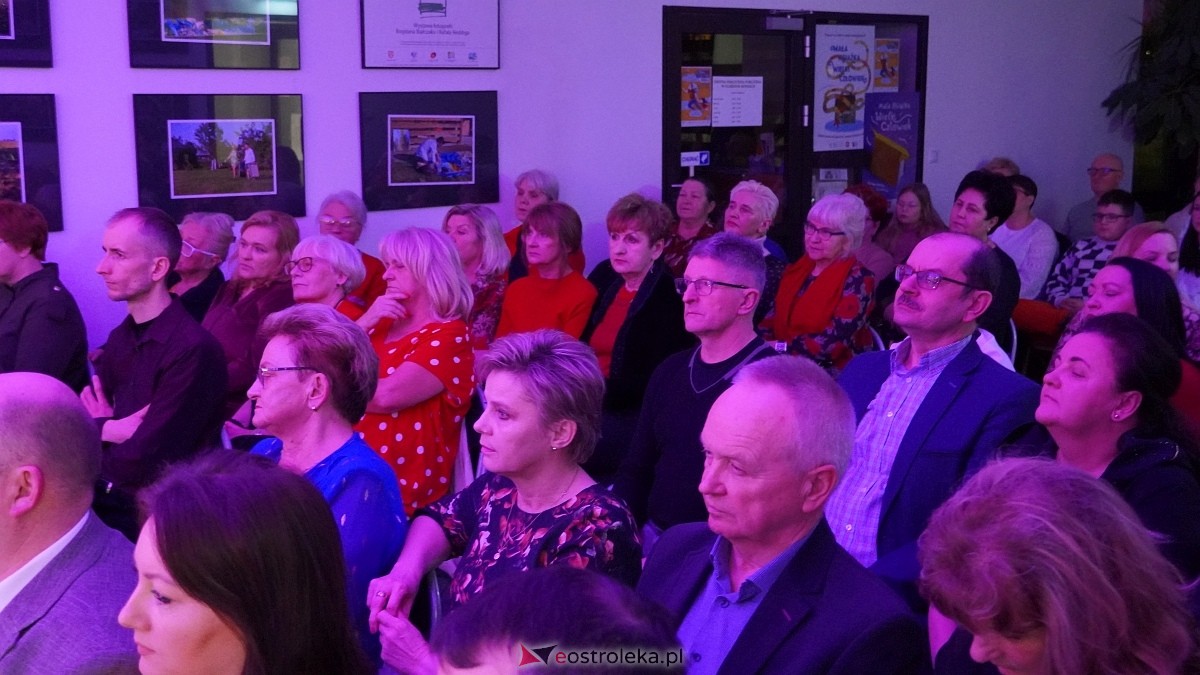 Koncert walentynkowy Krisu w Olszewie-Borkach [14.02.2025] - zdjęcie #21 - eOstroleka.pl