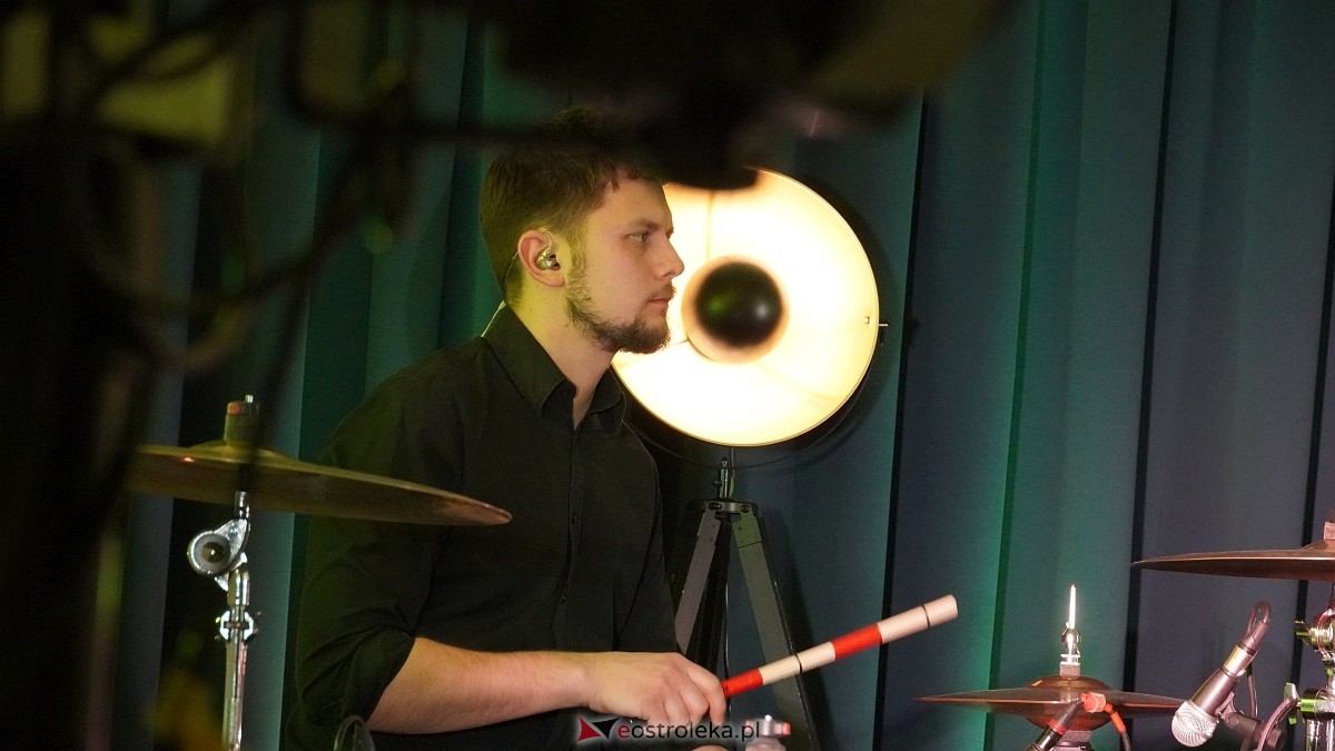 Koncert walentynkowy Krisu w Olszewie-Borkach [14.02.2025] - zdjęcie #18 - eOstroleka.pl