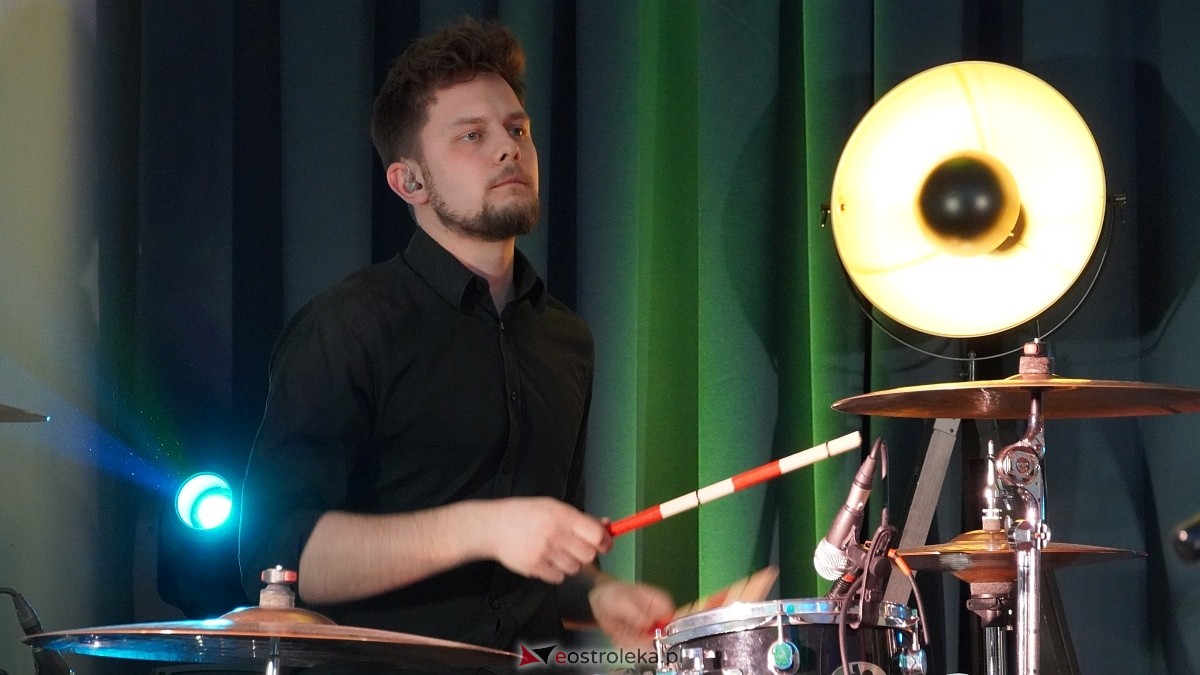 Koncert walentynkowy Krisu w Olszewie-Borkach [14.02.2025] - zdjęcie #13 - eOstroleka.pl