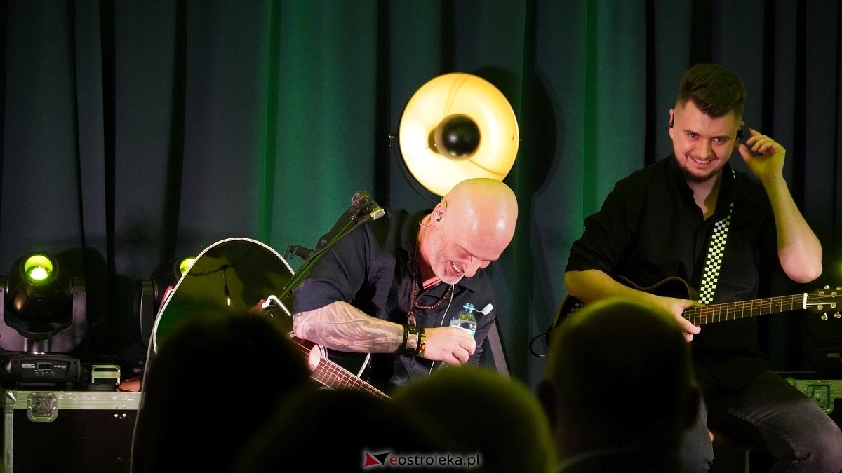 Koncert walentynkowy Krisu w Olszewie-Borkach [14.02.2025] - zdjęcie #5 - eOstroleka.pl