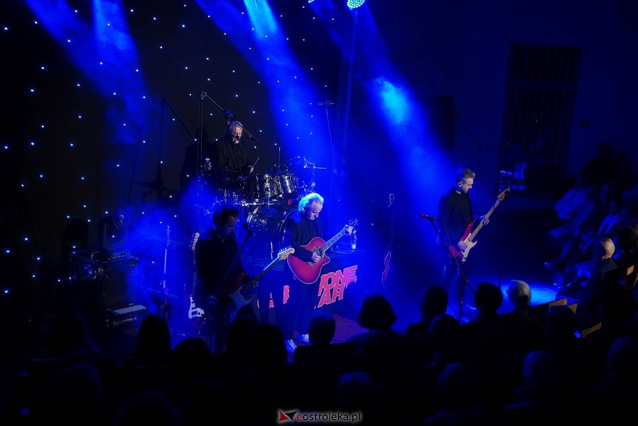 Czerwone Gitary - 60-lecie - koncert w Ostrołęce [15.02.2025] - zdjęcie #37 - eOstroleka.pl