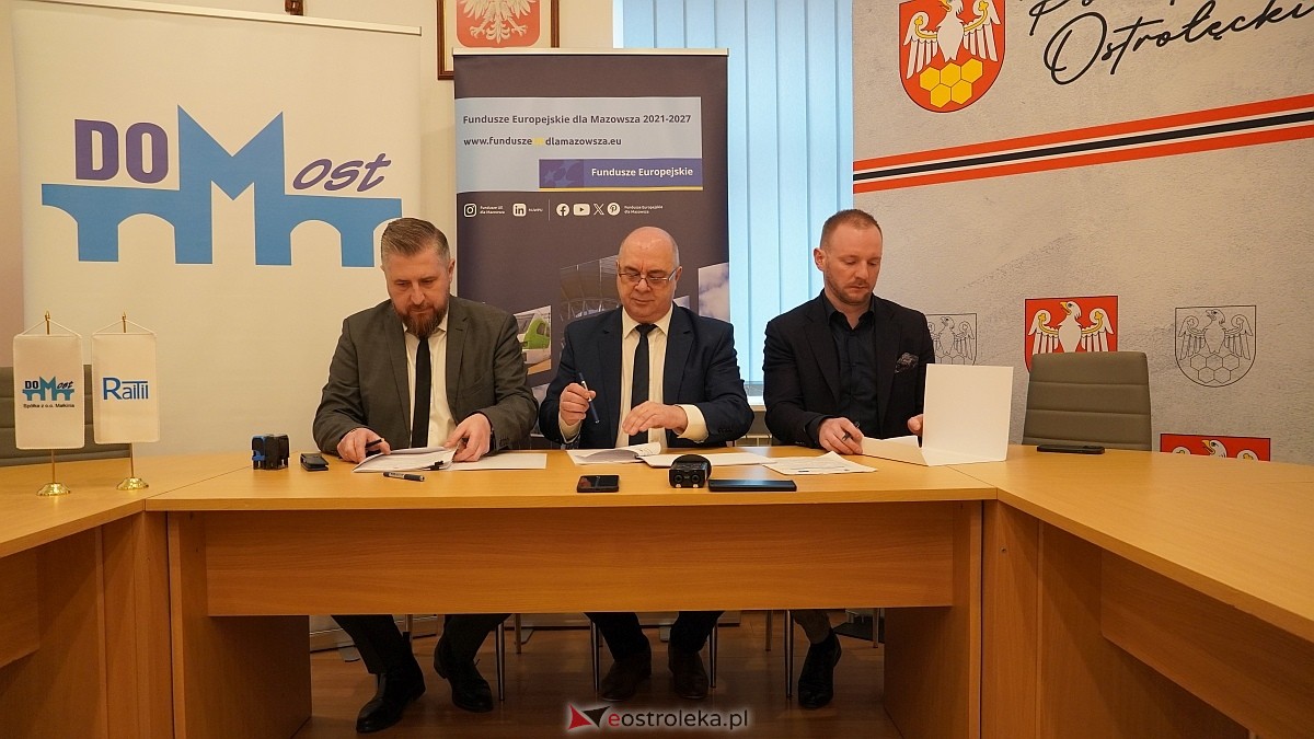 Podpisanie umowy na budowę drogi Zamość - Gostery [18.02.2025] - zdjęcie #19 - eOstroleka.pl