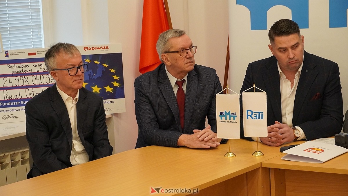 Podpisanie umowy na budowę drogi Zamość - Gostery [18.02.2025] - zdjęcie #9 - eOstroleka.pl