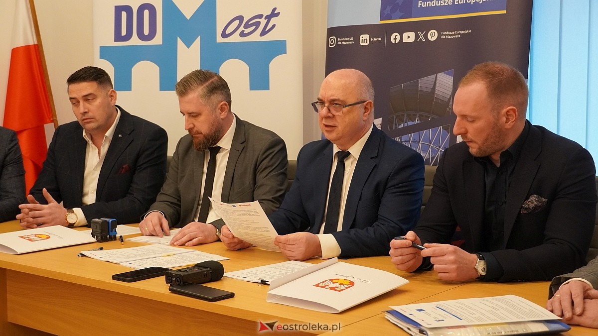 Podpisanie umowy na budowę drogi Zamość - Gostery [18.02.2025] - zdjęcie #5 - eOstroleka.pl