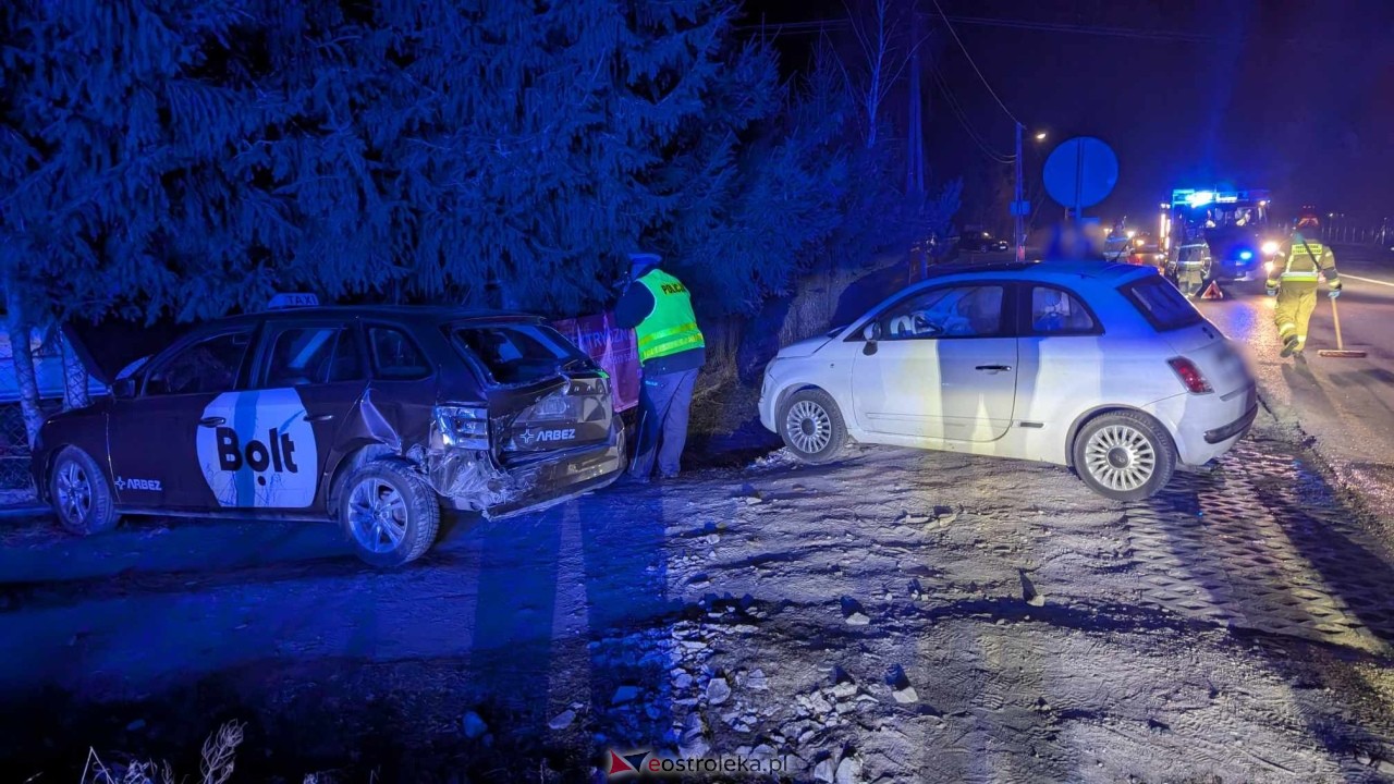 Wypadek w Czarnowcu [18.02.2025] - zdjęcie #19 - eOstroleka.pl