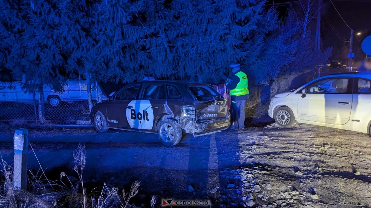 Wypadek w Czarnowcu [18.02.2025] - zdjęcie #16 - eOstroleka.pl