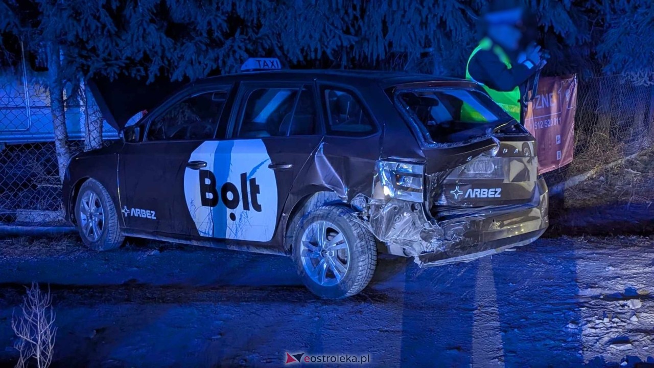 Wypadek w Czarnowcu [18.02.2025] - zdjęcie #9 - eOstroleka.pl