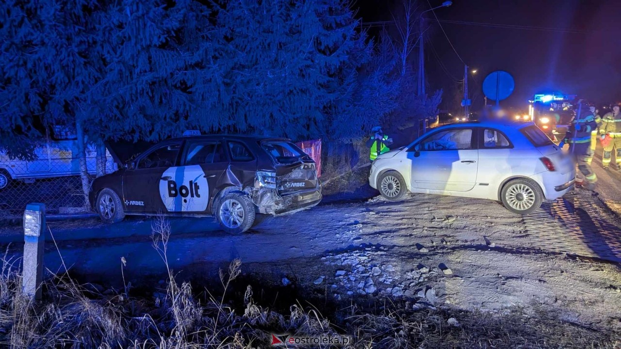 Wypadek w Czarnowcu [18.02.2025] - zdjęcie #7 - eOstroleka.pl