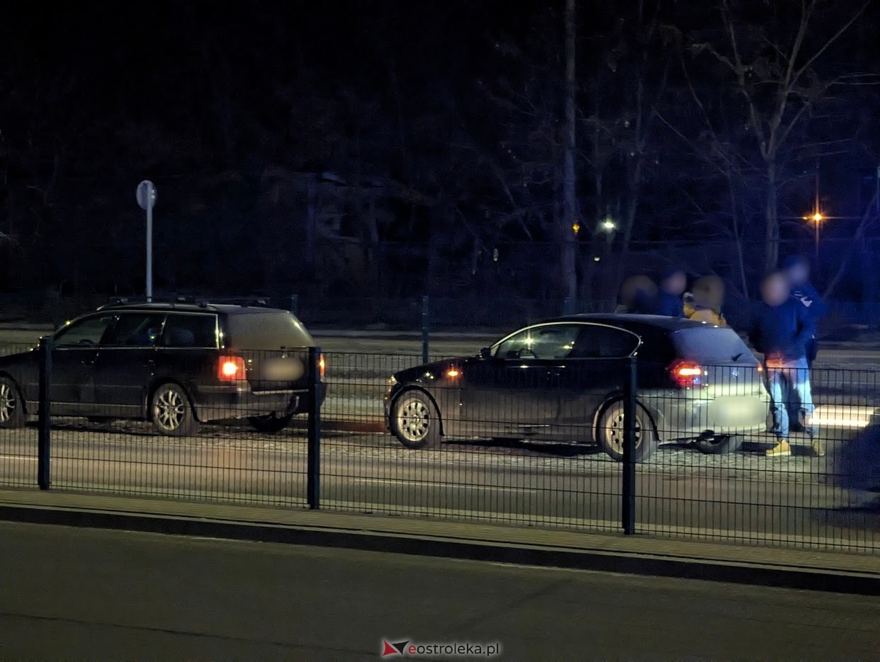 Kolizja na rondzie Zofii Niedziałkowskiej w Ostrołęce [18.02.2025] - zdjęcie #5 - eOstroleka.pl