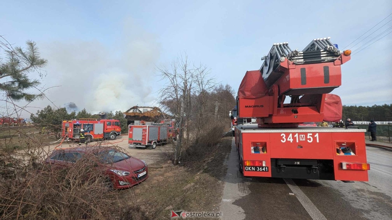Pożar restauracji w Łodziskach [21.02.2025] - zdjęcie #24 - eOstroleka.pl