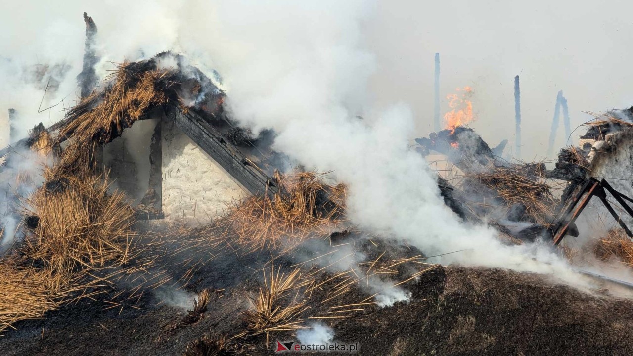 Pożar restauracji w Łodziskach [21.02.2025] - zdjęcie #19 - eOstroleka.pl