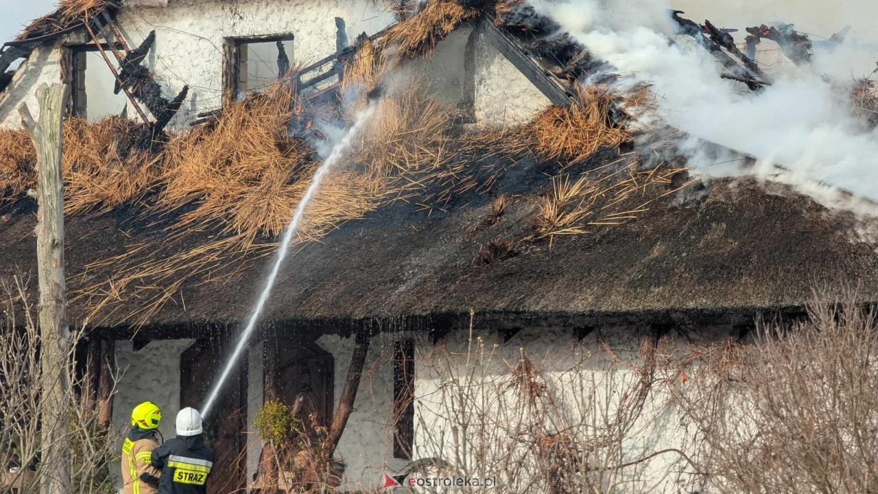 Pożar restauracji w Łodziskach [21.02.2025] - zdjęcie #18 - eOstroleka.pl