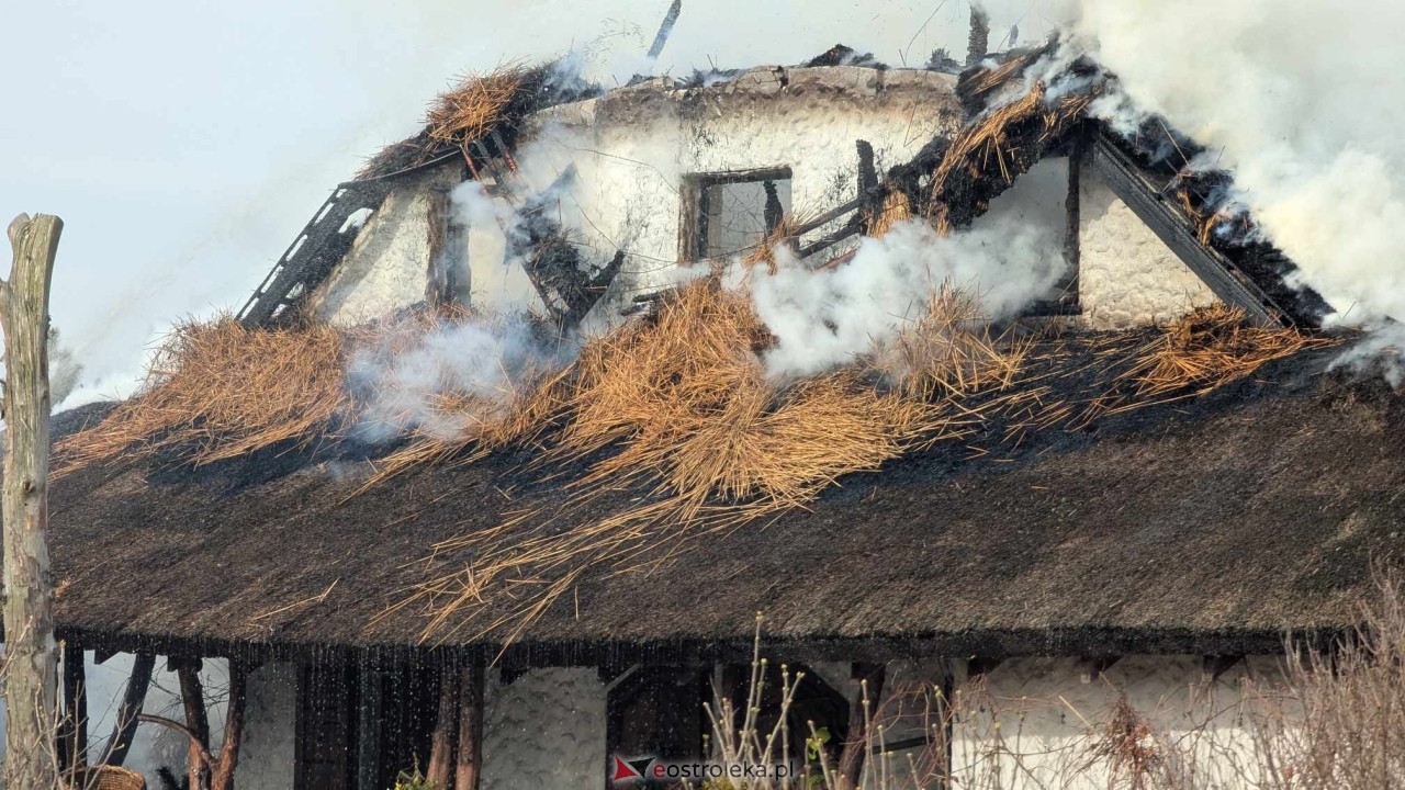 Pożar restauracji w Łodziskach [21.02.2025] - zdjęcie #31 - eOstroleka.pl