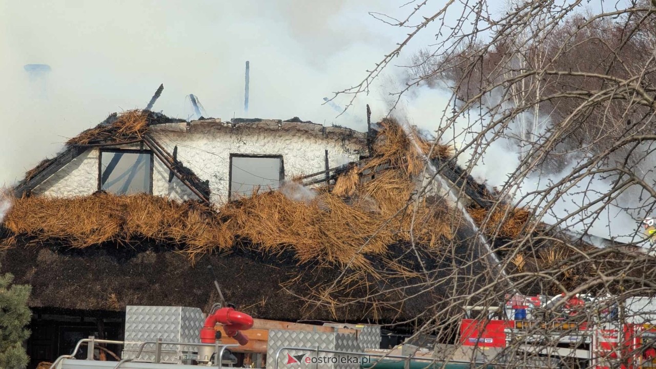 Pożar restauracji w Łodziskach [21.02.2025] - zdjęcie #9 - eOstroleka.pl