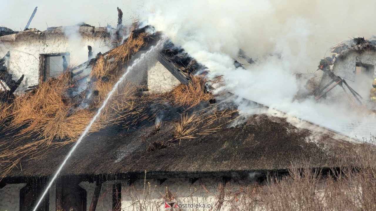 Pożar restauracji w Łodziskach [21.02.2025] - zdjęcie #4 - eOstroleka.pl