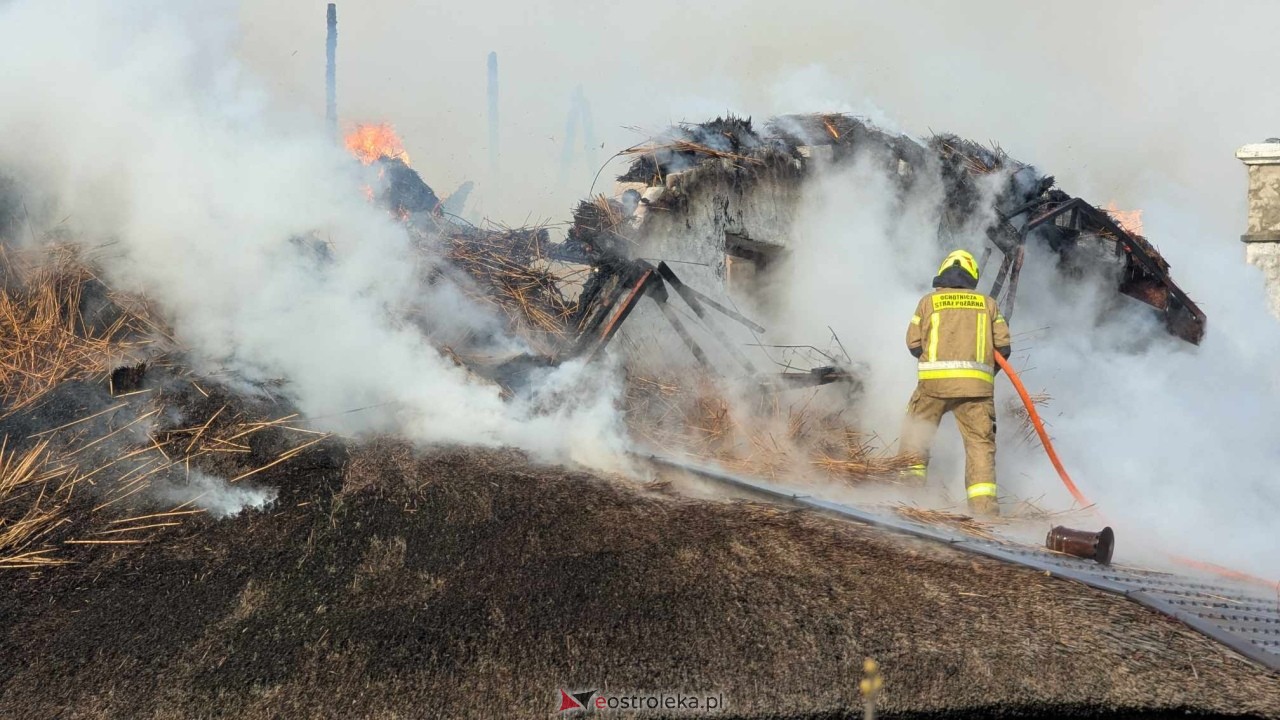 Pożar restauracji w Łodziskach [21.02.2025] - zdjęcie #3 - eOstroleka.pl