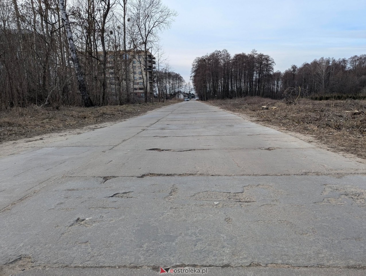 Ulica Podróżników przed przebudową [21.02.2025] - zdjęcie #4 - eOstroleka.pl