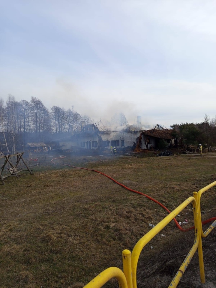 Pożar w Łodziskach - fot. OSP Baranowo, OSP Kadzidło, OSP Dylewo - zdjęcie #18 - eOstroleka.pl