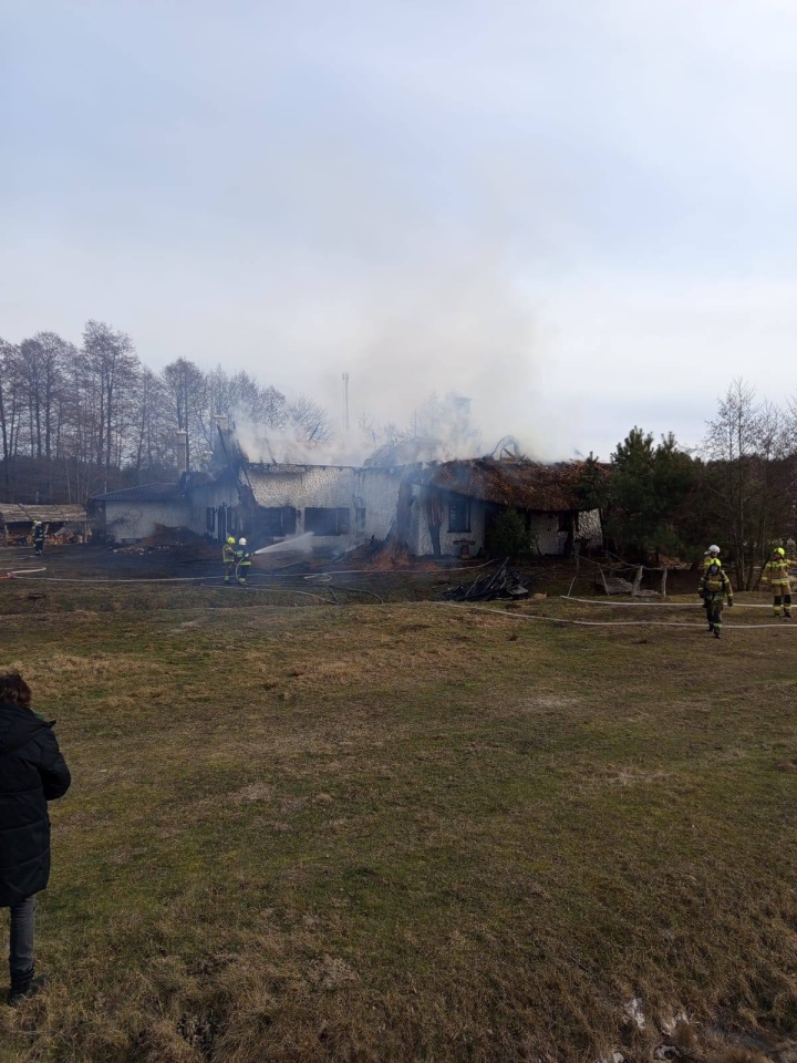 Pożar w Łodziskach - fot. OSP Baranowo, OSP Kadzidło, OSP Dylewo - zdjęcie #11 - eOstroleka.pl