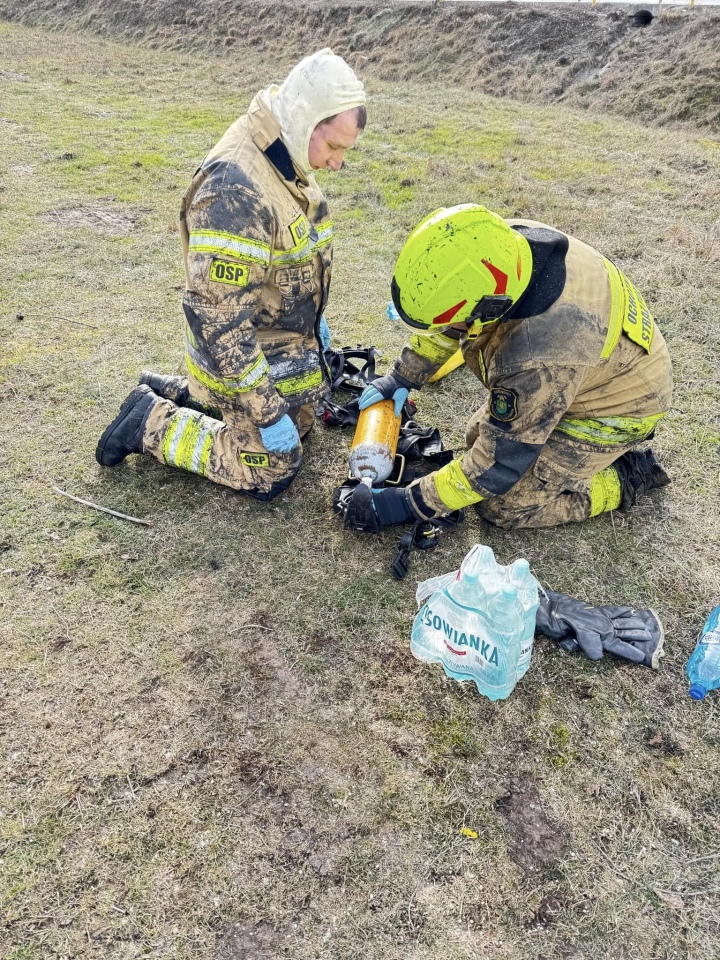 Pożar w Łodziskach - fot. OSP Baranowo, OSP Kadzidło, OSP Dylewo - zdjęcie #8 - eOstroleka.pl