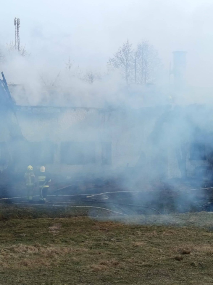Pożar w Łodziskach - fot. OSP Baranowo, OSP Kadzidło, OSP Dylewo - zdjęcie #2 - eOstroleka.pl