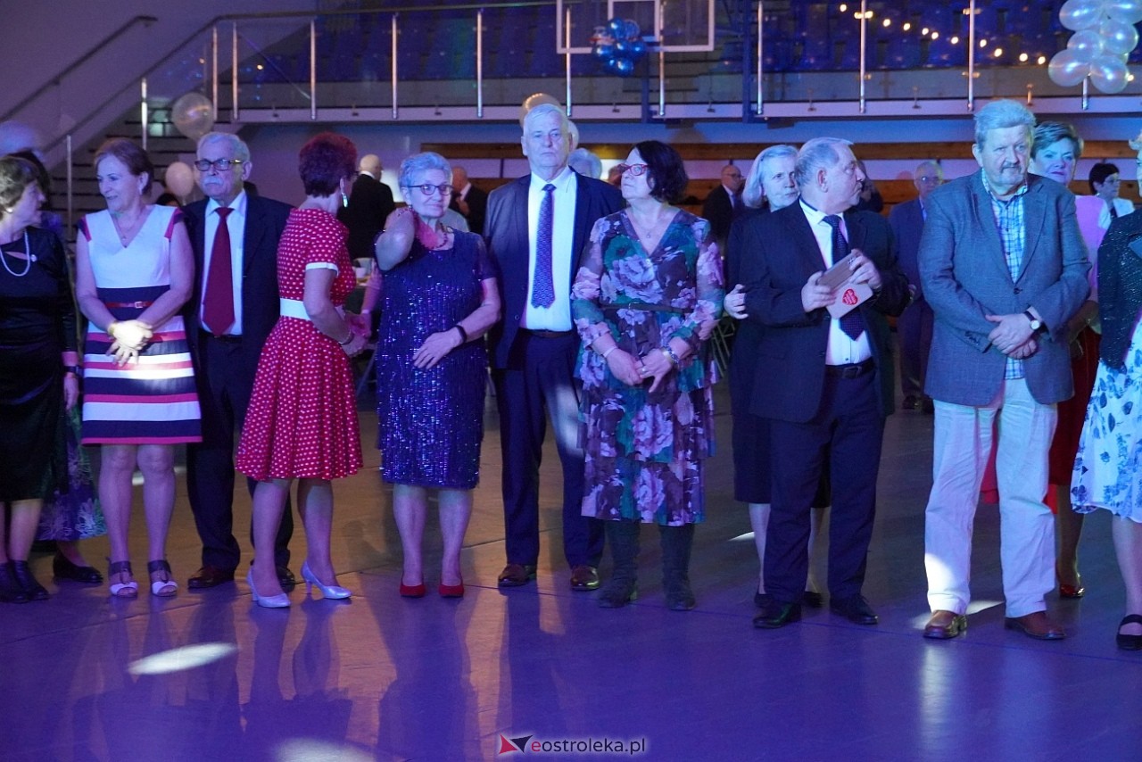 Wielki bal dla seniorów w Ostrołęce [21.02.2025] - zdjęcie #77 - eOstroleka.pl