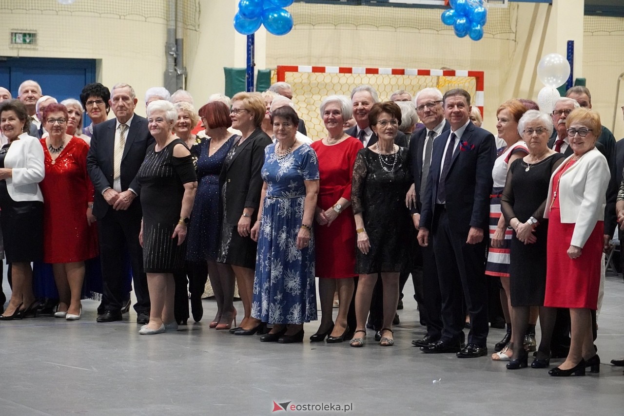 Wielki bal dla seniorów w Ostrołęce [21.02.2025] - zdjęcie #27 - eOstroleka.pl