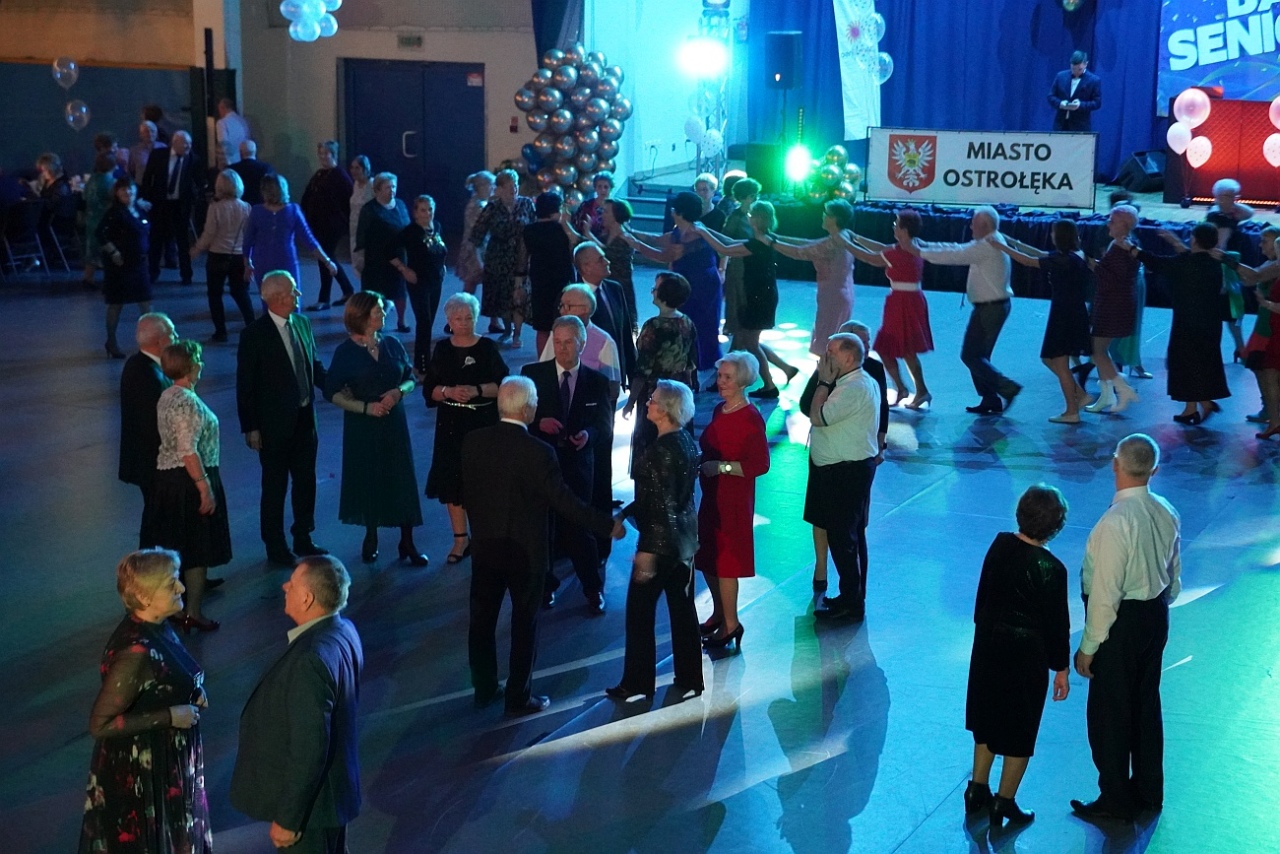 Wielki bal dla seniorów w Ostrołęce [21.02.2025] - zdjęcie #20 - eOstroleka.pl