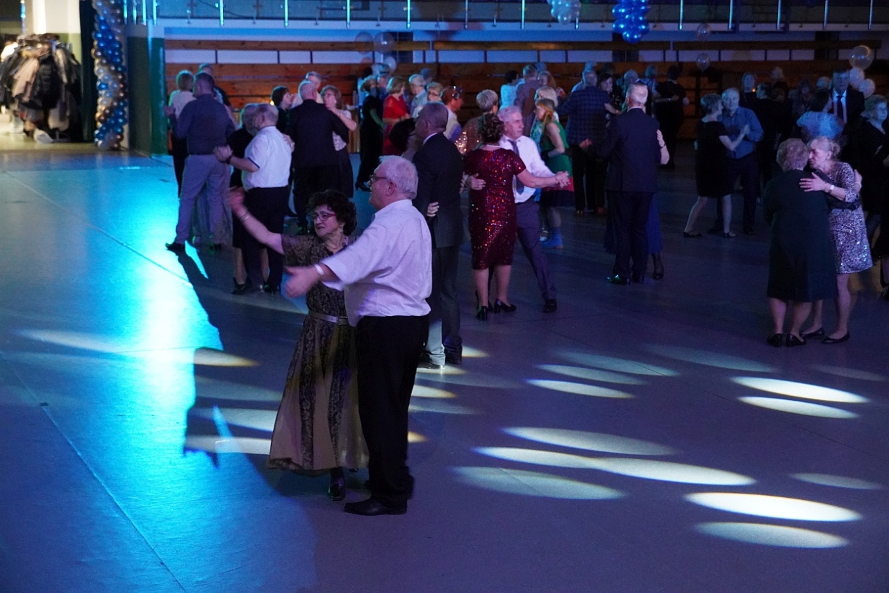 Wielki bal dla seniorów w Ostrołęce [21.02.2025] - zdjęcie #12 - eOstroleka.pl