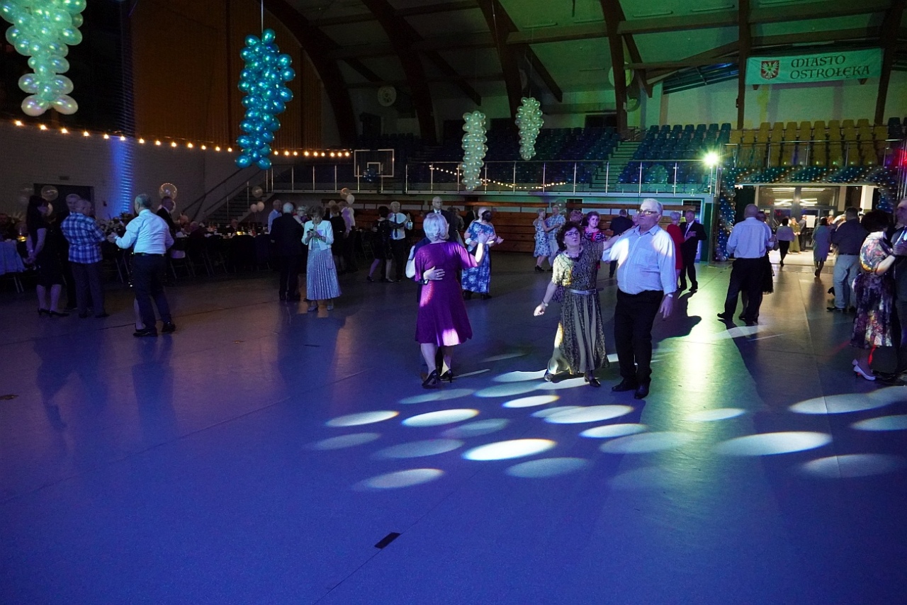 Wielki bal dla seniorów w Ostrołęce [21.02.2025] - zdjęcie #6 - eOstroleka.pl