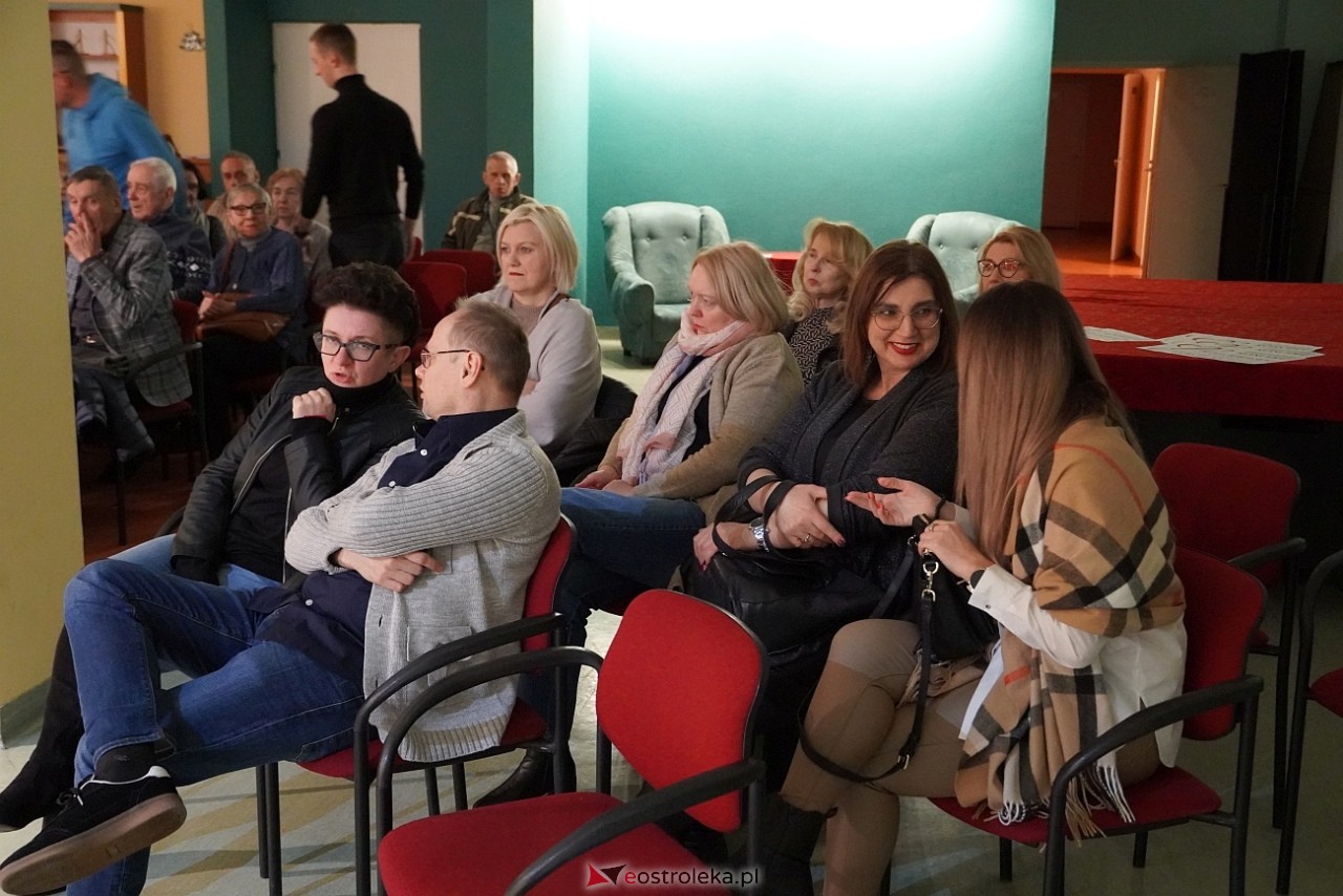 Koncert grupy wokalnej Trzecie Zwrotki Z serca śpiewane, piosenki wybrane [21.02.2025] - zdjęcie #12 - eOstroleka.pl