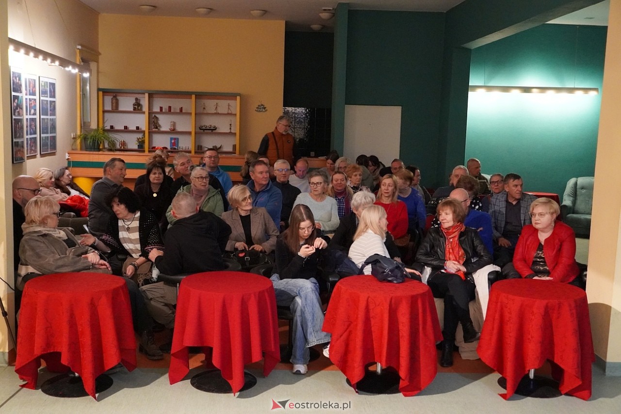 Koncert grupy wokalnej Trzecie Zwrotki Z serca śpiewane, piosenki wybrane [21.02.2025] - zdjęcie #10 - eOstroleka.pl