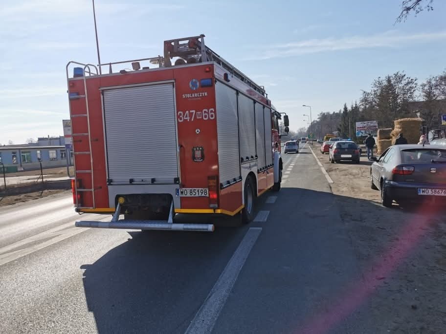 Kolizja na Warszawskiej w Ostrołęce [22.02.2025] - zdjęcie #1 - eOstroleka.pl