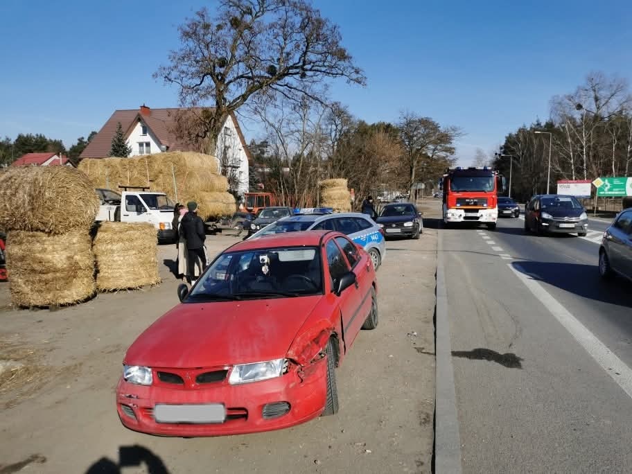 Kolizja na Warszawskiej w Ostrołęce [22.02.2025] - zdjęcie #3 - eOstroleka.pl