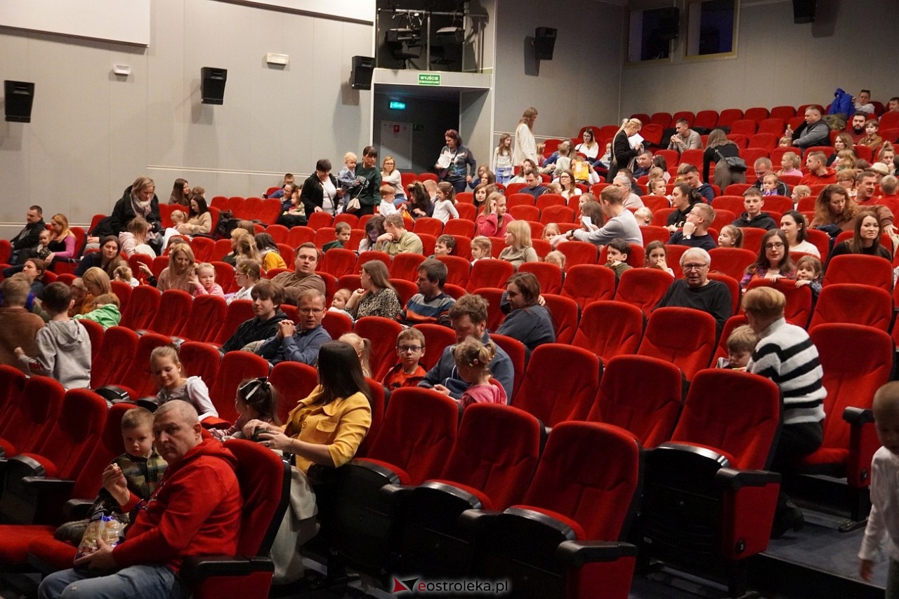 Godziny dla Rodziny: spektakl O krasnoludkach i sierotce Marysi [23.02.2025] - zdjęcie #14 - eOstroleka.pl