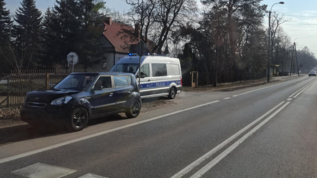 Kolizja na ulicy Stacha Konwy – błąd, który mógł skończyć się tragicznie [24.02.2025] - zdjęcie #1 - eOstroleka.pl