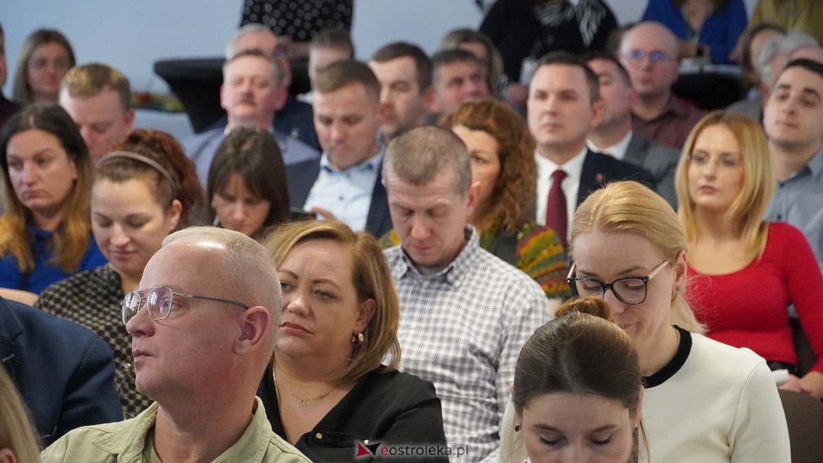 Konferencja Zielone programy wsparcia dla samorządów w Ostrołęce [24.02.2025] - zdjęcie #8 - eOstroleka.pl