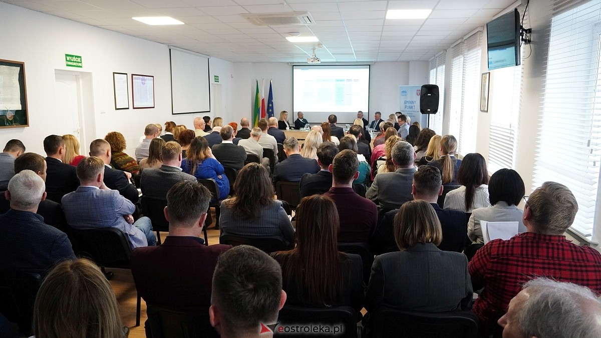 Konferencja Zielone programy wsparcia dla samorządów w Ostrołęce [24.02.2025] - zdjęcie #4 - eOstroleka.pl
