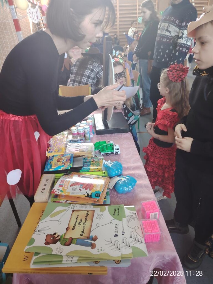 Bal karnawałowy w ZSP w Kadzidle [22.02.2025] - zdjęcie #8 - eOstroleka.pl