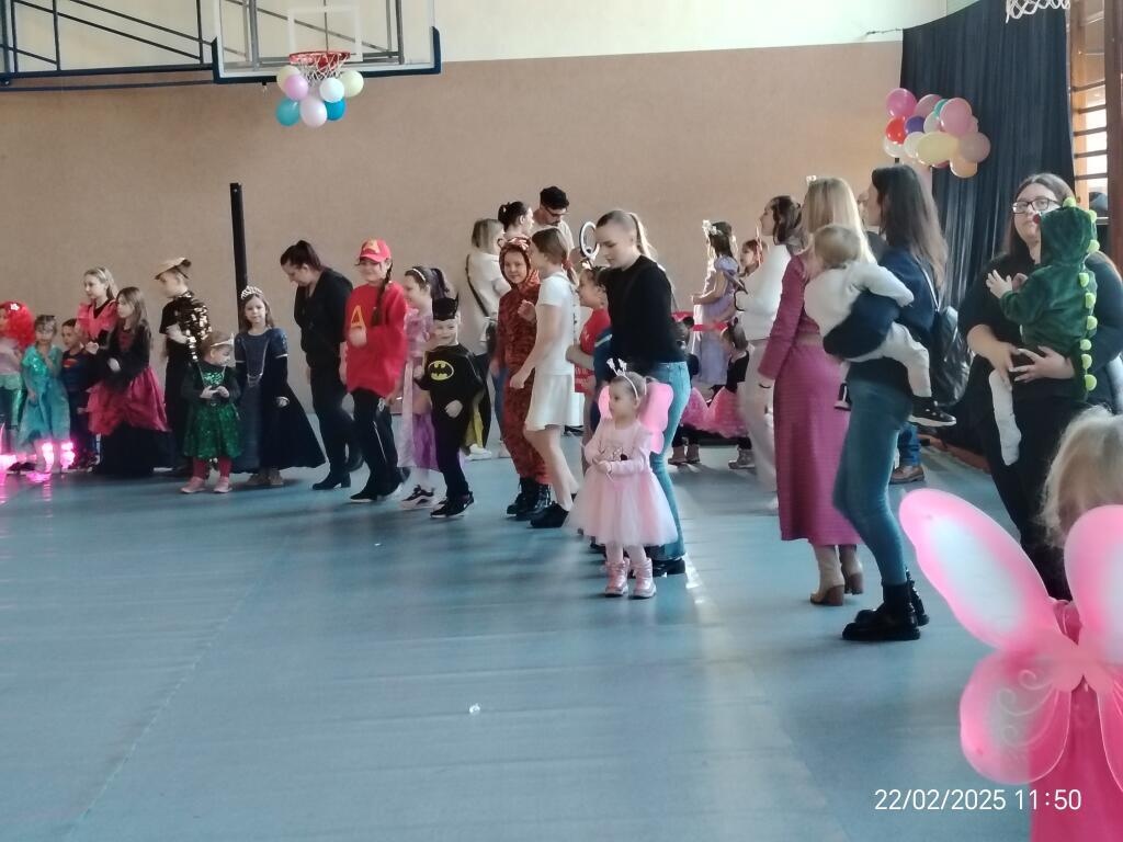 Bal karnawałowy w ZSP w Kadzidle [22.02.2025] - zdjęcie #2 - eOstroleka.pl