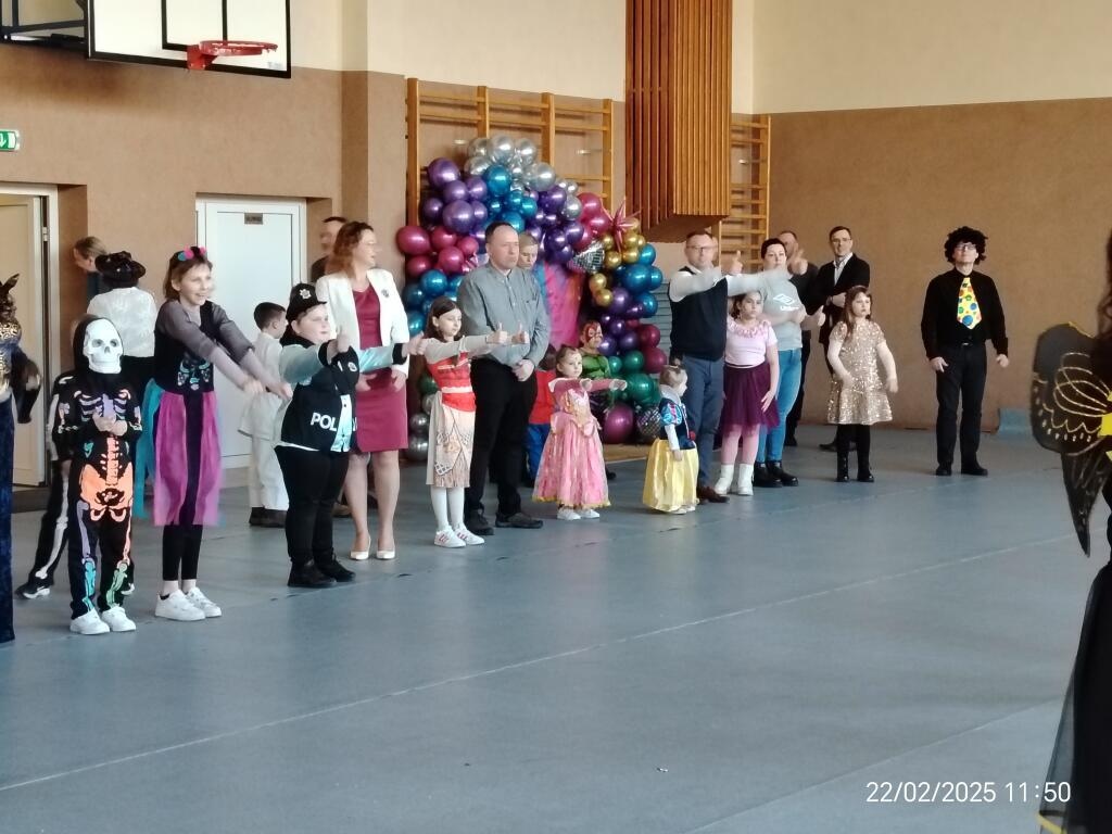 Bal karnawałowy w ZSP w Kadzidle [22.02.2025] - zdjęcie #1 - eOstroleka.pl
