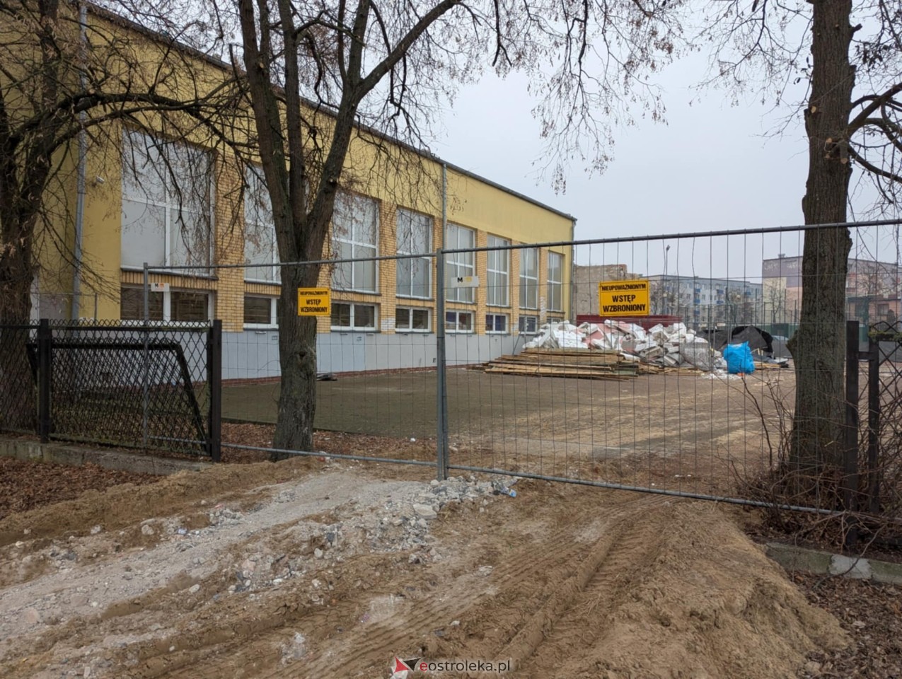 Prace rozbiórkowe przy SP 6 ruszyły [25.02.2025] - zdjęcie #3 - eOstroleka.pl