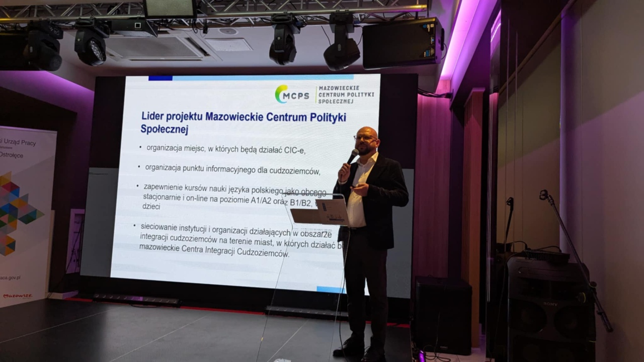 Konferencja Aktualne potrzeby rynku pracy i zatrudnienia cudzoziemców w Ostrołęce [25.02.2025] - zdjęcie #1 - eOstroleka.pl