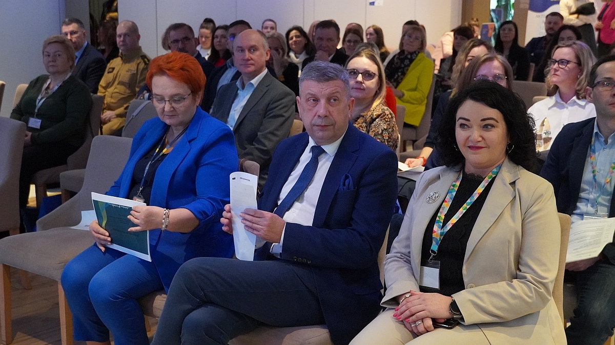 Konferencja Aktualne potrzeby rynku pracy i zatrudnienia cudzoziemców w Ostrołęce [25.02.2025] - zdjęcie #53 - eOstroleka.pl