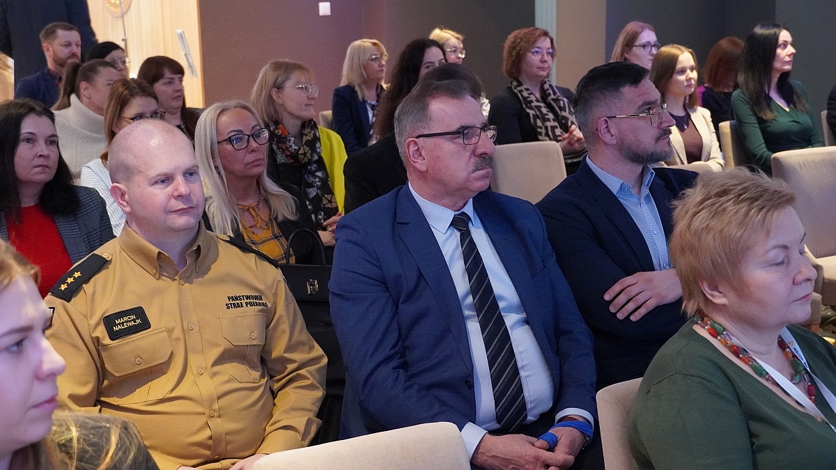 Konferencja Aktualne potrzeby rynku pracy i zatrudnienia cudzoziemców w Ostrołęce [25.02.2025] - zdjęcie #41 - eOstroleka.pl