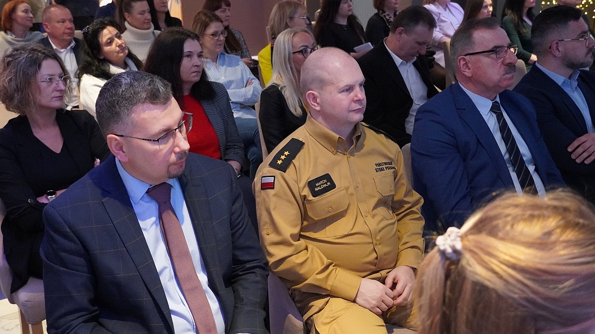 Konferencja Aktualne potrzeby rynku pracy i zatrudnienia cudzoziemców w Ostrołęce [25.02.2025] - zdjęcie #40 - eOstroleka.pl
